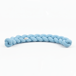 Hellblaue geflochtene Bettumrandung - Vignette | Mon Tour de Lit Tresse